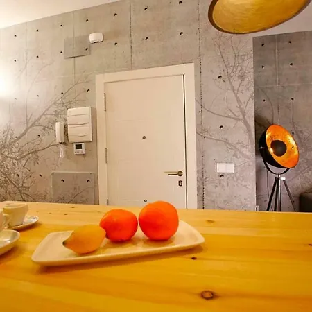 Apartment The Wall - New *