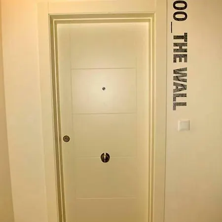 The Wall - New Apartment *